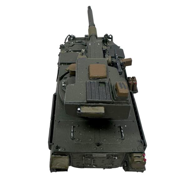 Vintage M1128 Mobile Gun System Military Vehicle Plastic 1:72 Scale Model Built - Picture 4 of 10